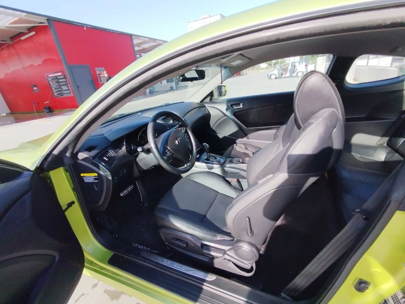 Hyundai Genesis, снимка 9 - Автомобили и джипове - 52685247