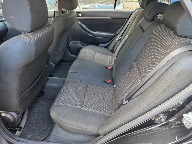 Toyota Avensis 2.0D4d/126к.с., снимка 14 - Автомобили и джипове - 51383629