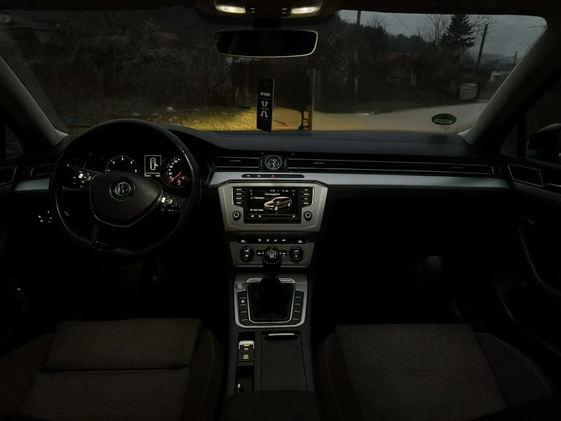 VW Passat, снимка 5 - Автомобили и джипове - 52876456