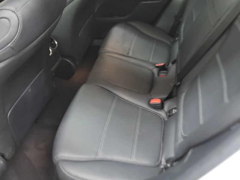 Mercedes-Benz C 300 * CARFAX * БЕЗ ПЪРВОНАЧАЛНА ВНОСКА, снимка 11 - Автомобили и джипове - 53045479