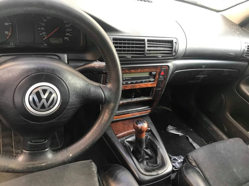 VW Passat 1,8T/1,8-125, снимка 13 - Автомобили и джипове - 47487183