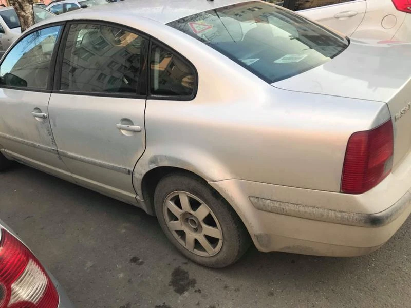 VW Passat 1,8T/1,8-125, снимка 11 - Автомобили и джипове - 47487183