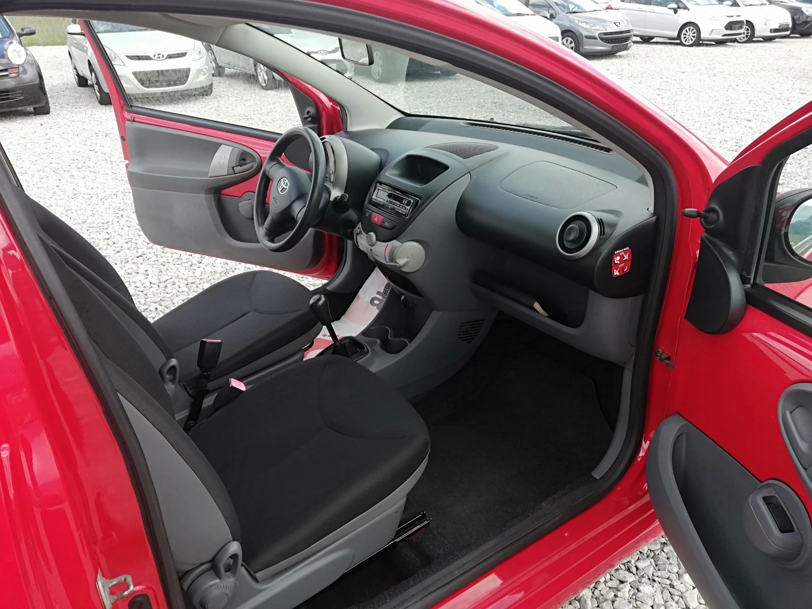 Toyota Aygo 1.0 i klima IT - изображение 10