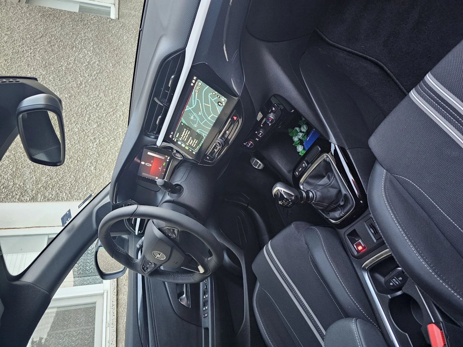 Opel Corsa 1.2T GS line - изображение 8
