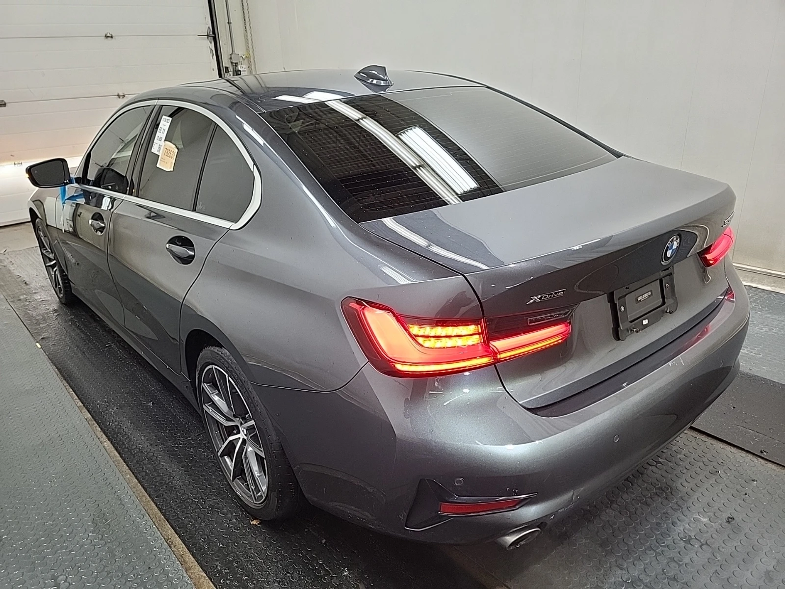 BMW 330 * CARFAX *    | Mobile.bg   6