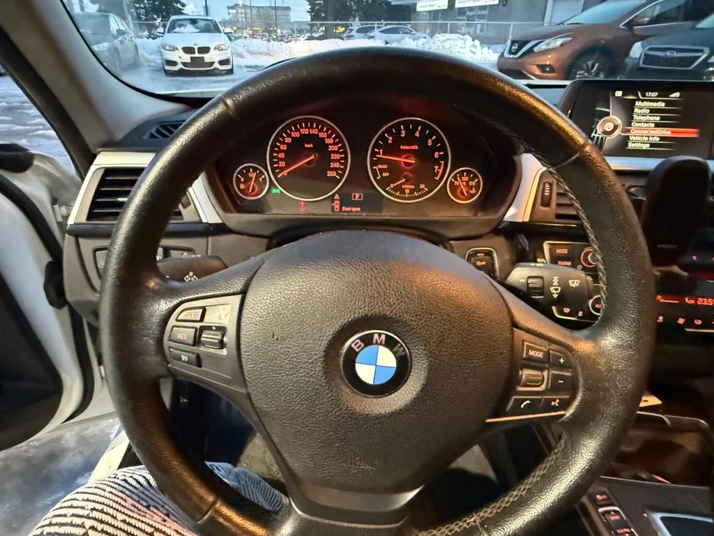 BMW 320 * 320i xDrive * CARFAX * ЦЕНА ДО БГ - изображение 9