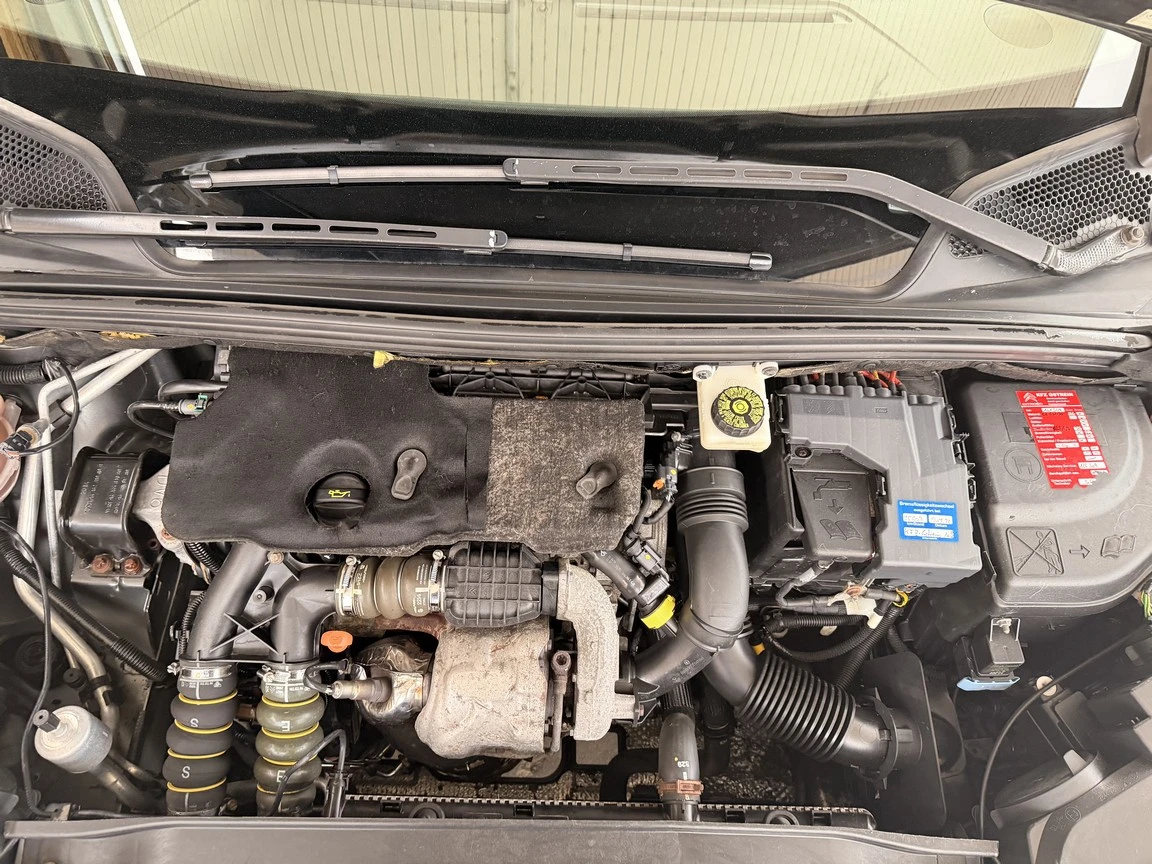 Citroen C4 133000km!!!, снимка 11 - Автомобили и джипове - 54134036