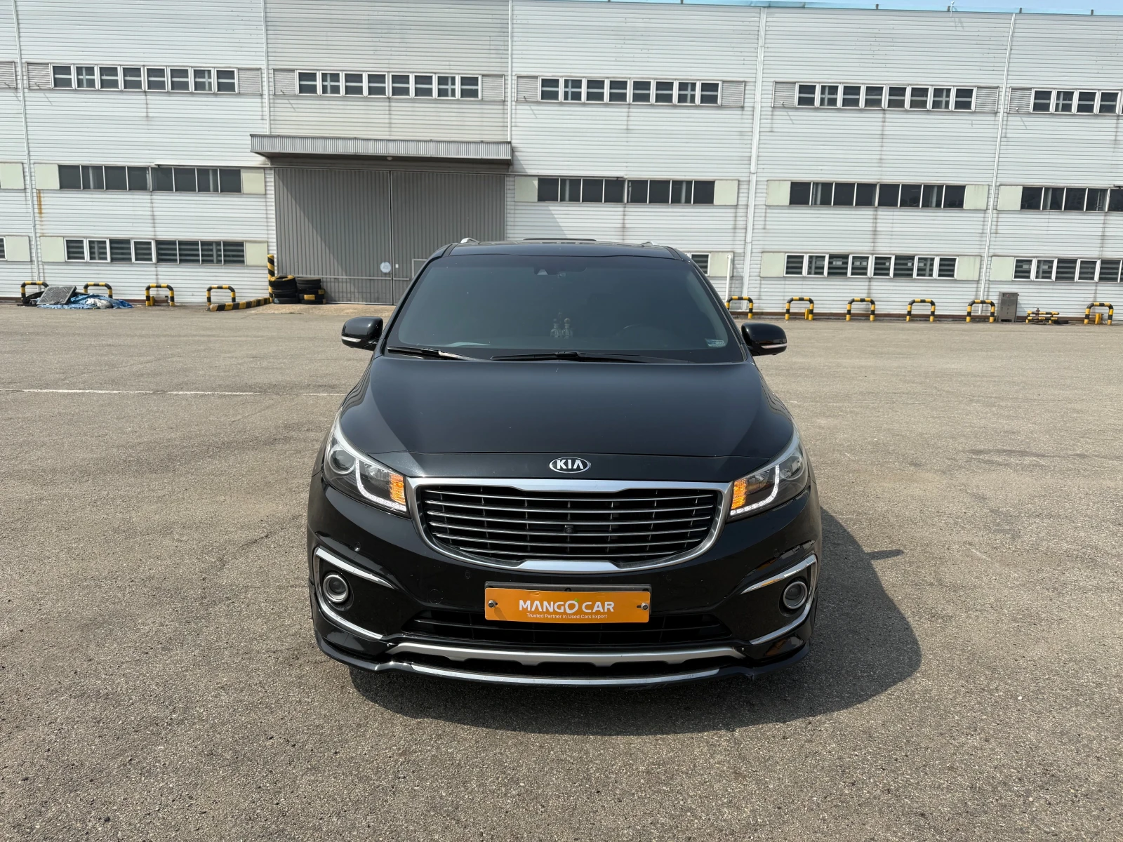 Kia Carnival 2.2 CRDI - ОЧАКВАН ВНОС! ТОП СЪСТОЯНИЕ!, снимка 2 - Автомобили и джипове - 54338628
