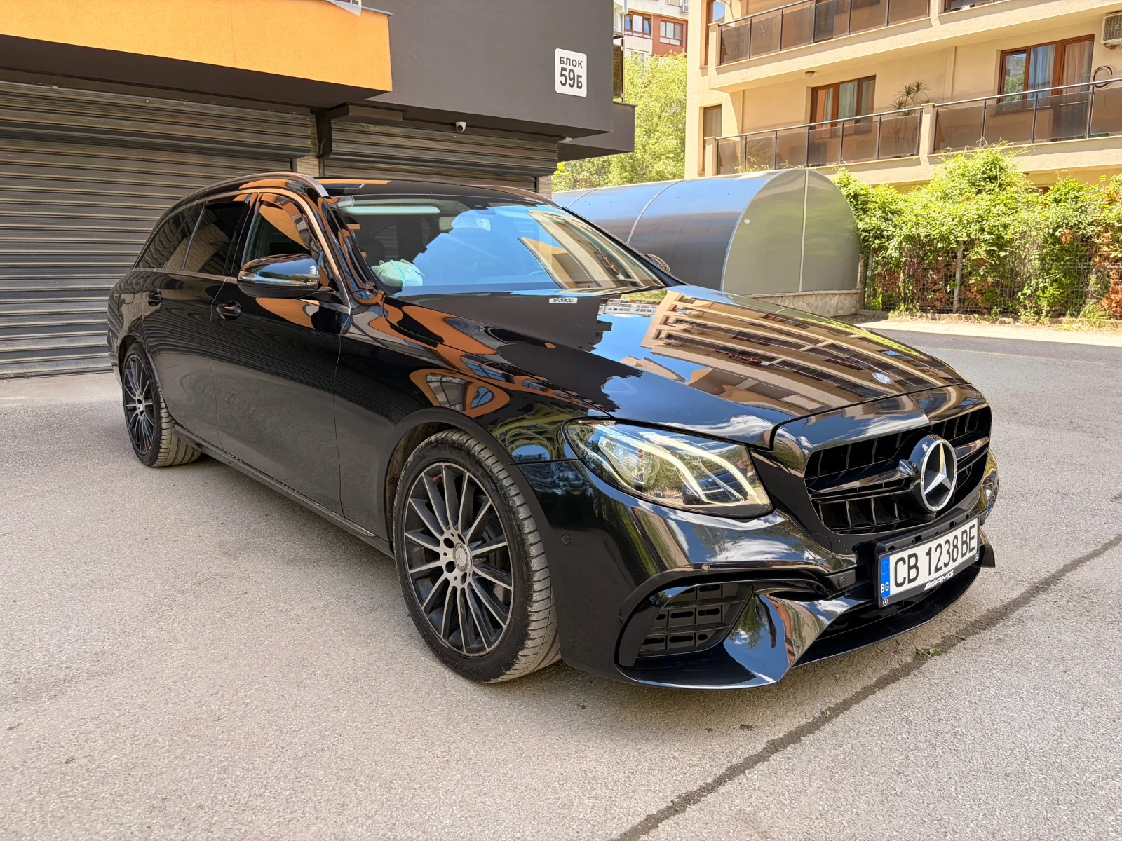 Mercedes-Benz E 220 AMG, снимка 4 - Автомобили и джипове - 54770900
