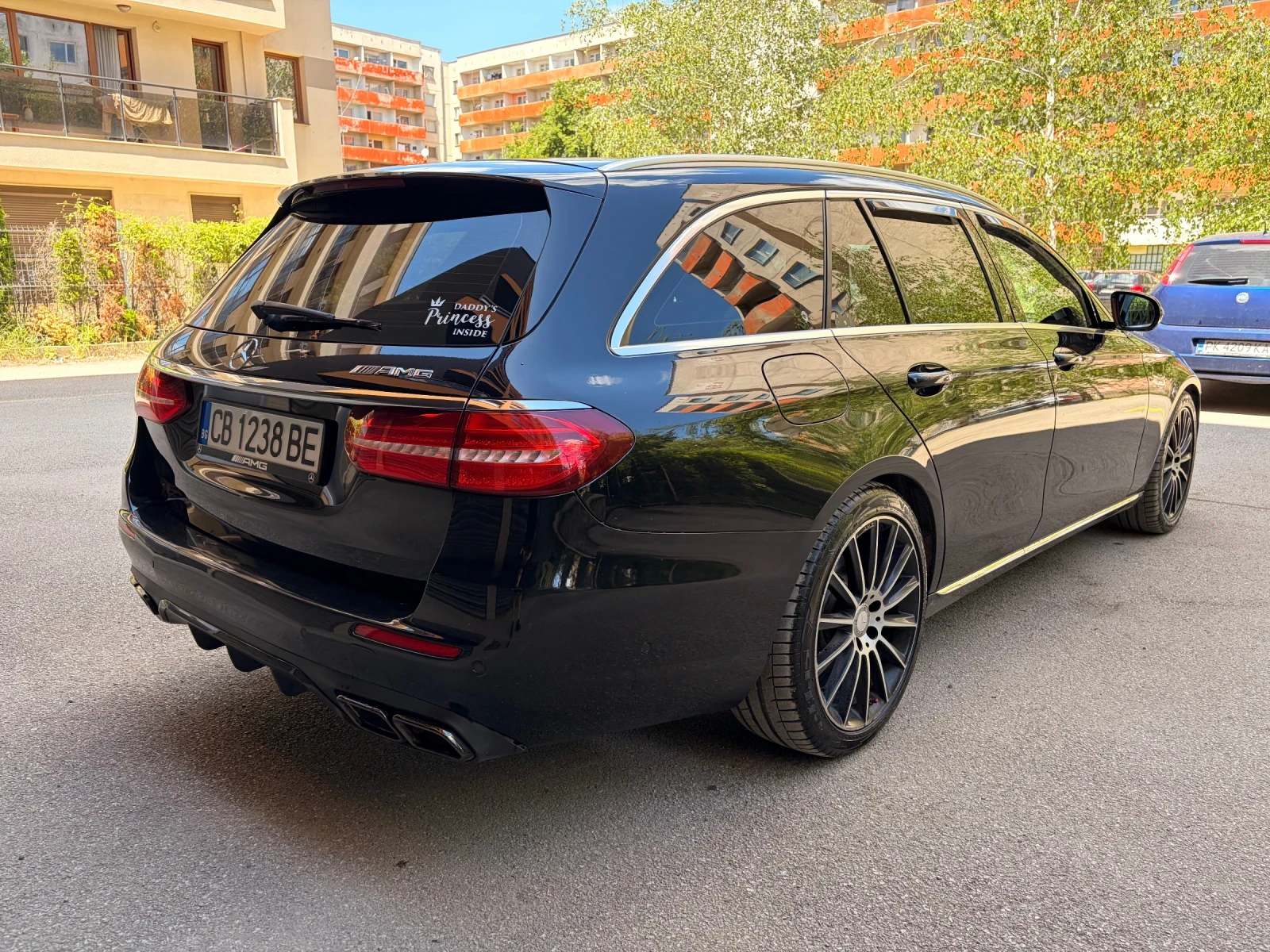 Mercedes-Benz E 220 AMG, снимка 3 - Автомобили и джипове - 54770900