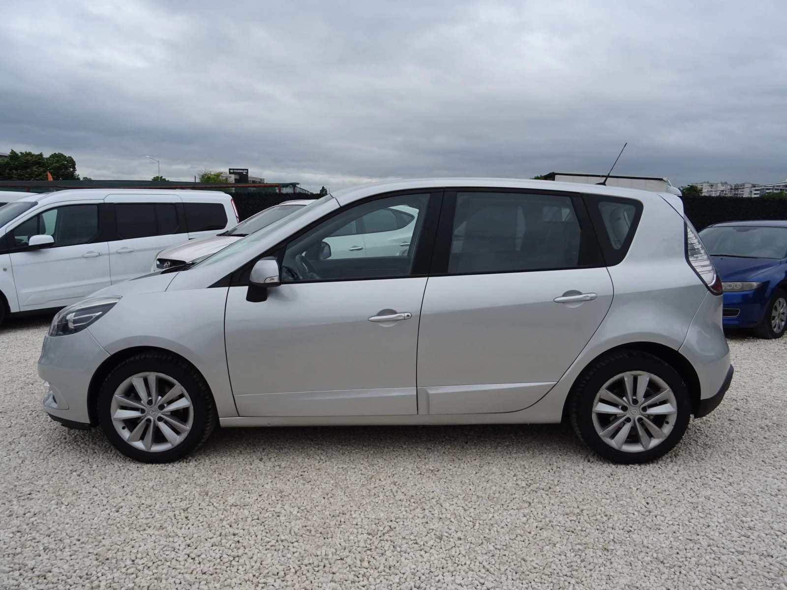 Renault Scenic 1.6 X-Mode Wave, снимка 2 - Автомобили и джипове - 54883474