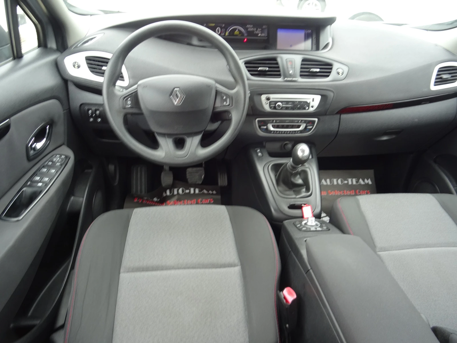 Renault Scenic 1.6 X-Mode Wave, снимка 12 - Автомобили и джипове - 54883474