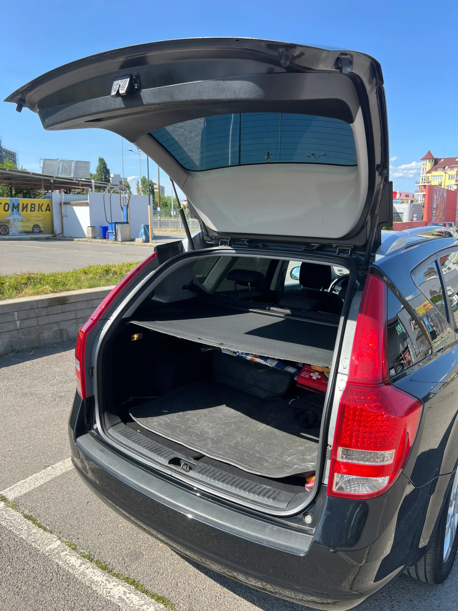 Kia Ceed 1.6 CRDi, снимка 6 - Автомобили и джипове - 55413529