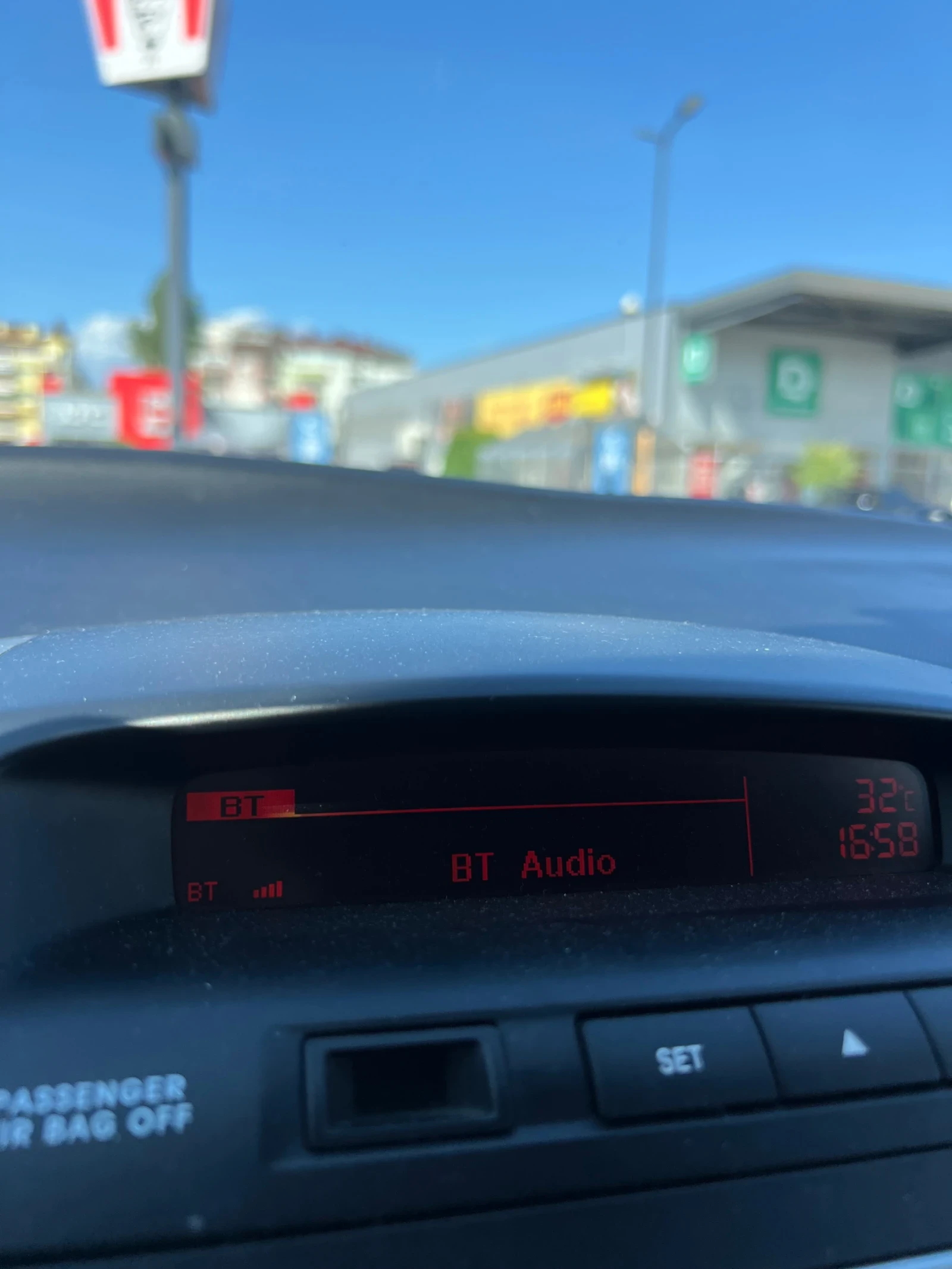 Kia Ceed 1.6 CRDi, снимка 10 - Автомобили и джипове - 55413529