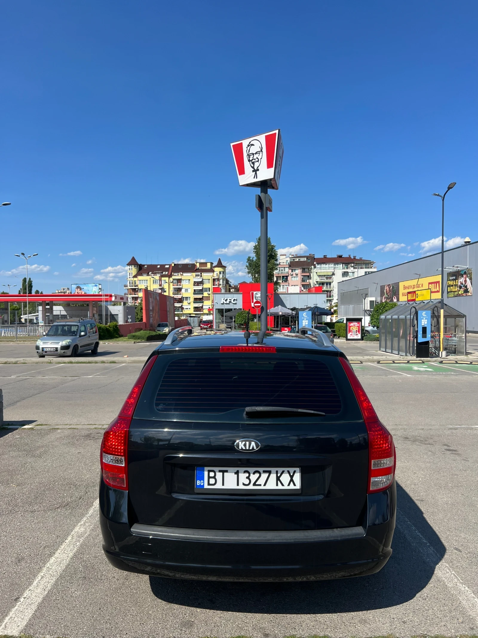 Kia Ceed 1.6 CRDi, снимка 3 - Автомобили и джипове - 55413529