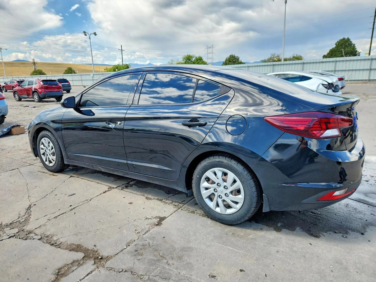 Hyundai Elantra 2.0l Se, снимка 2 - Автомобили и джипове - 55982541