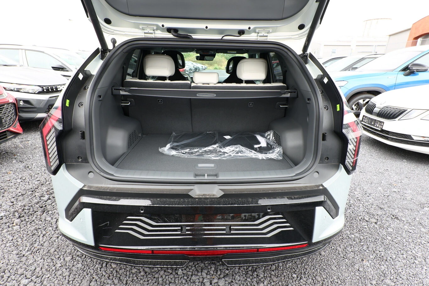 Kia EV3 GT-Line ГОРЕЩА ОФЕРТА, снимка 8 - Автомобили и джипове - 56129119