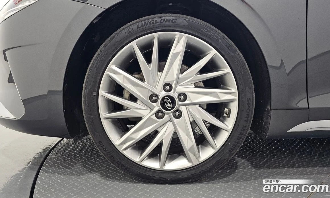 Hyundai Grandeur 2.5 Calligraphy, снимка 5 - Автомобили и джипове - 56156115