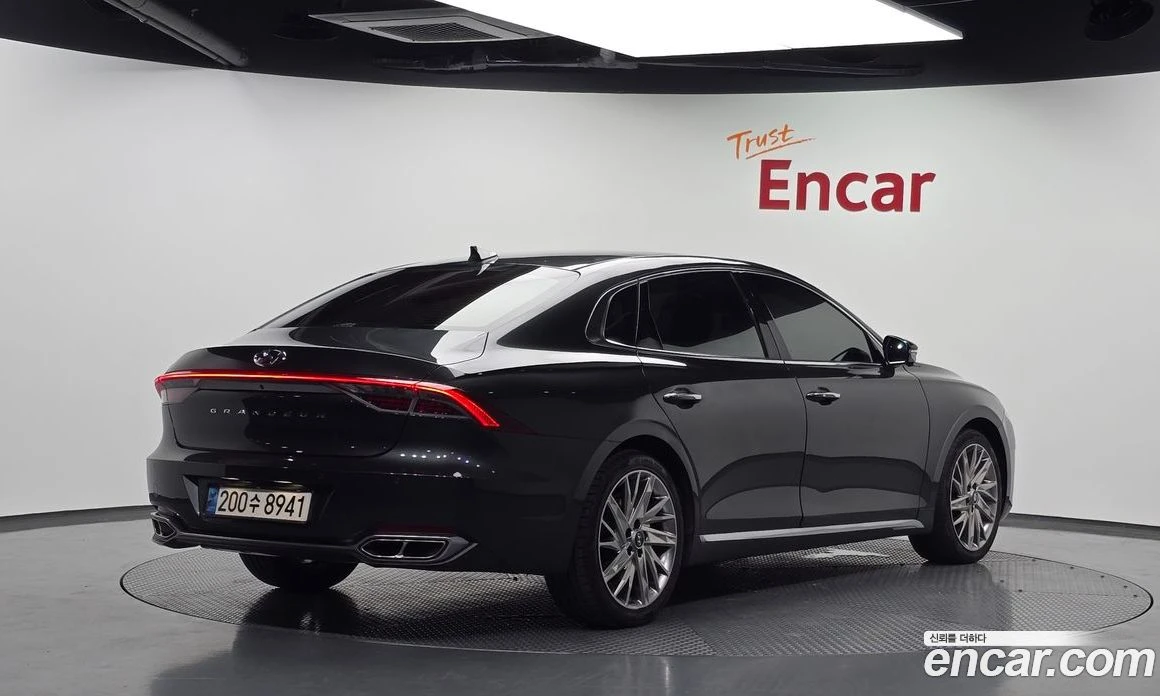 Hyundai Grandeur 2.5 Calligraphy, снимка 2 - Автомобили и джипове - 56156115