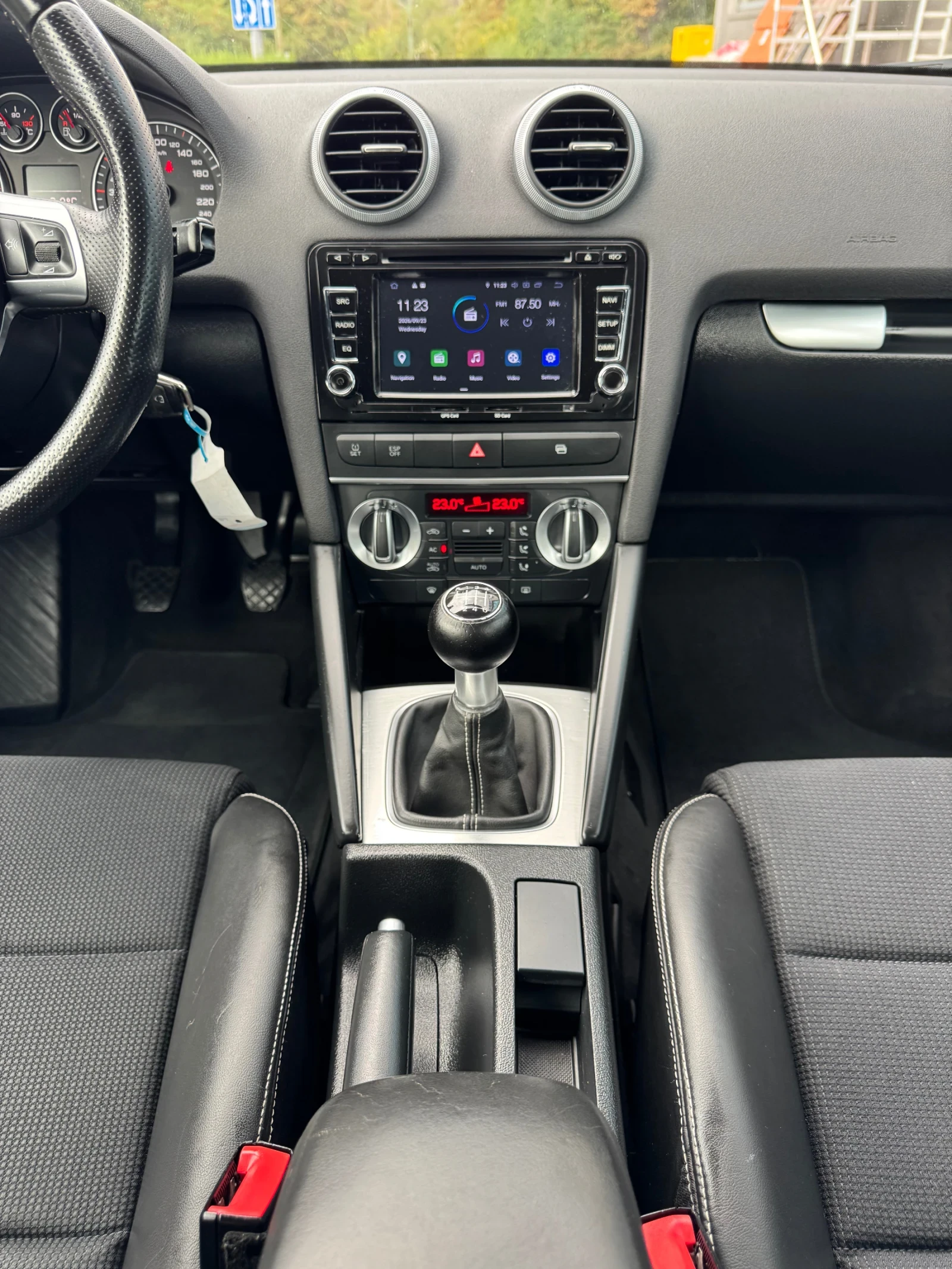Audi A3 1.8T* S-Line* Xenon* Navi* DVD* Leder* Sportback* , снимка 14 - Автомобили и джипове - 56202801