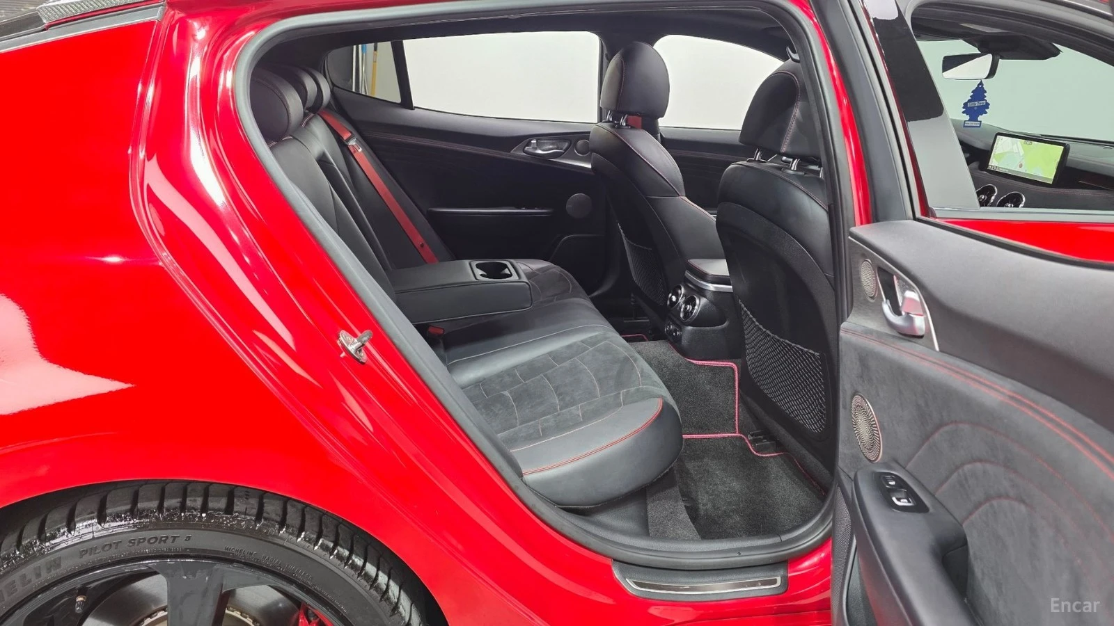 Kia Stinger 3.3 AWD GT | ALCANTARA| LEXICON| 360| HUD| VENTED , снимка 11 - Автомобили и джипове - 56215269