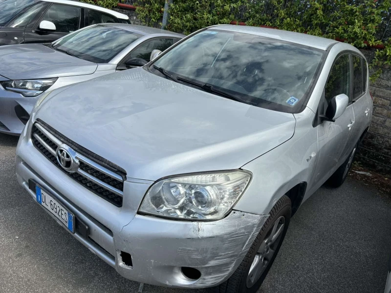 Toyota Rav4 2.2d -136kc-CROSSOVER, снимка 2 - Автомобили и джипове - 47058290