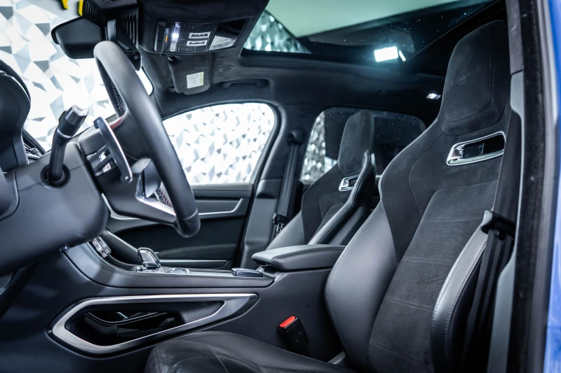 Jaguar F-PACE SVR * Meridian* Pano, снимка 11 - Автомобили и джипове - 50714799