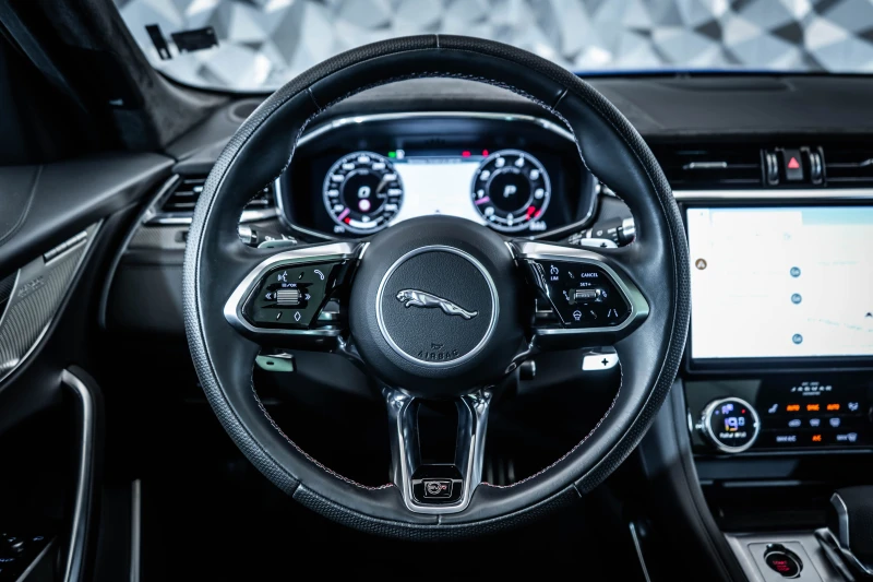 Jaguar F-PACE SVR * Meridian* Pano, снимка 10 - Автомобили и джипове - 50714799
