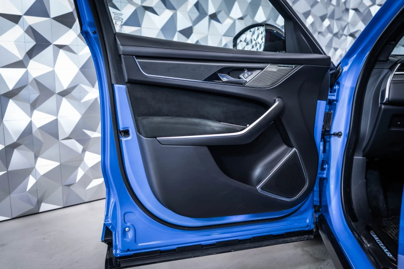 Jaguar F-PACE SVR * Meridian* Pano, снимка 8 - Автомобили и джипове - 50714799