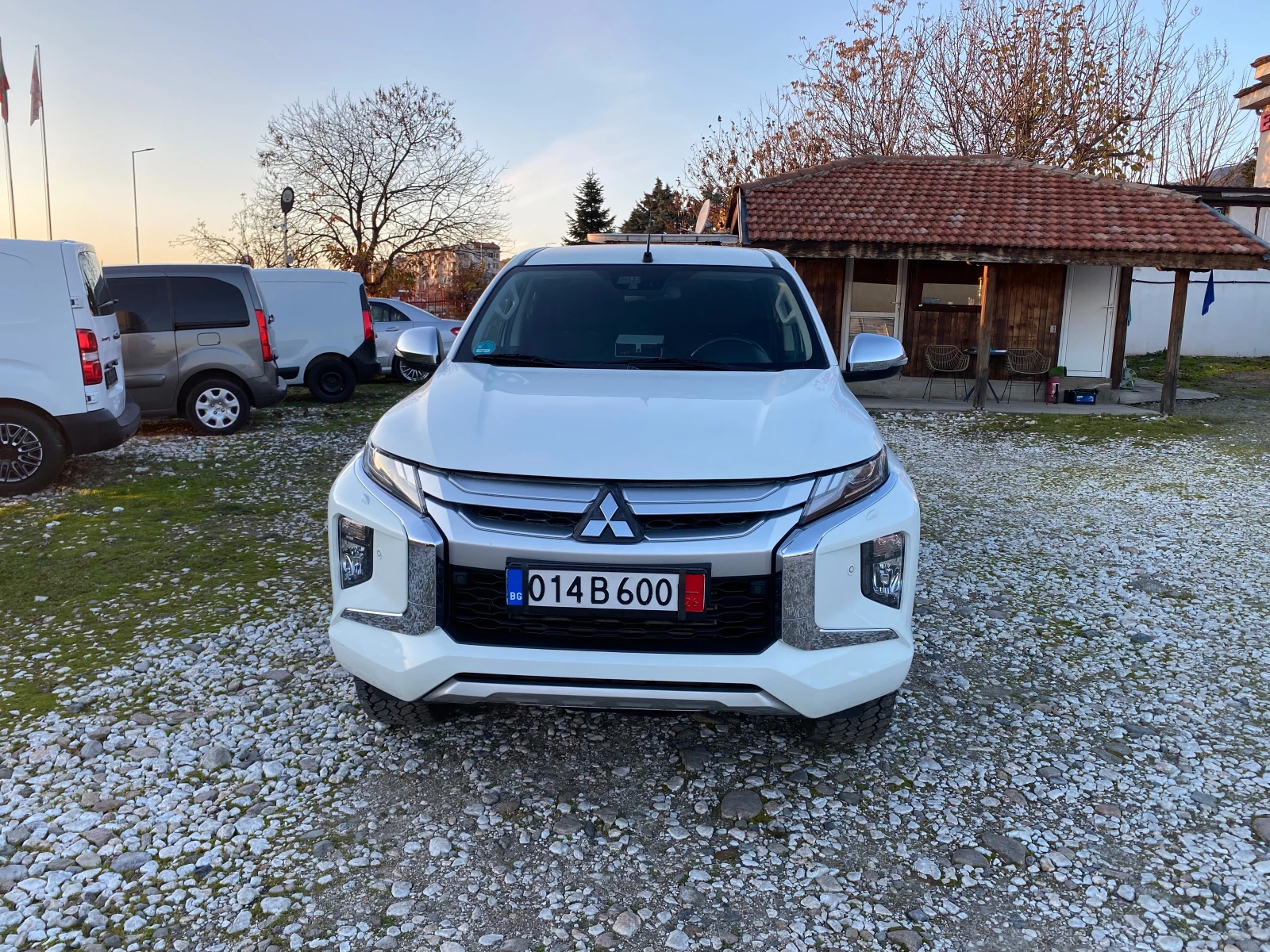 Mitsubishi L200 -2, 2DI-D/АВТОМАТИК/Germany/TÜV-2027 - изображение 2