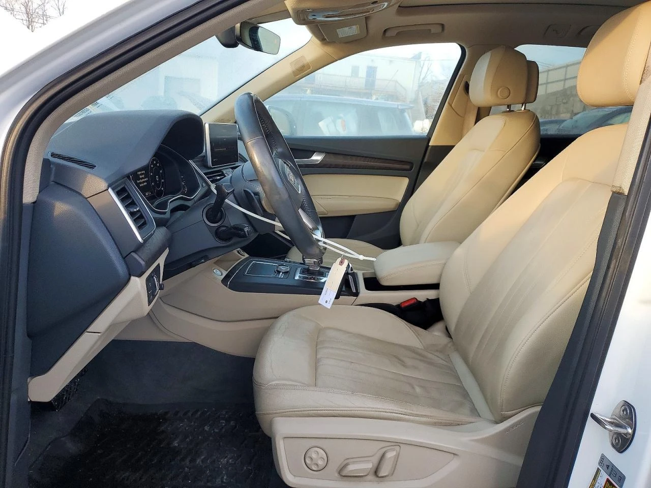 Audi Q5 * ПАНОРАМА* KEYLESS* КОЖА* ПОДГРЕВ* НАВИ* , снимка 7 - Автомобили и джипове - 53765848