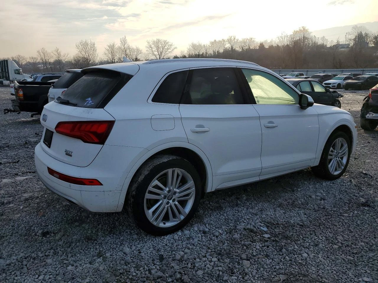 Audi Q5 * ПАНОРАМА* KEYLESS* КОЖА* ПОДГРЕВ* НАВИ* , снимка 4 - Автомобили и джипове - 53765848