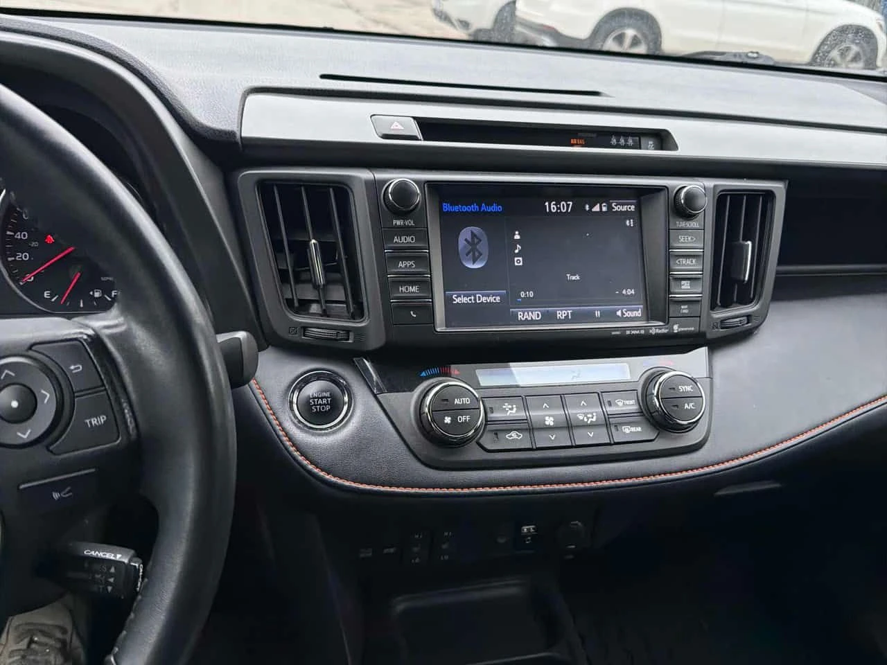 Toyota Rav4 SE/CARFAX/ПОДГРЕВИ/ВТОРИ ГУМИ И ДЖАНТИ, снимка 9 - Автомобили и джипове - 53946965