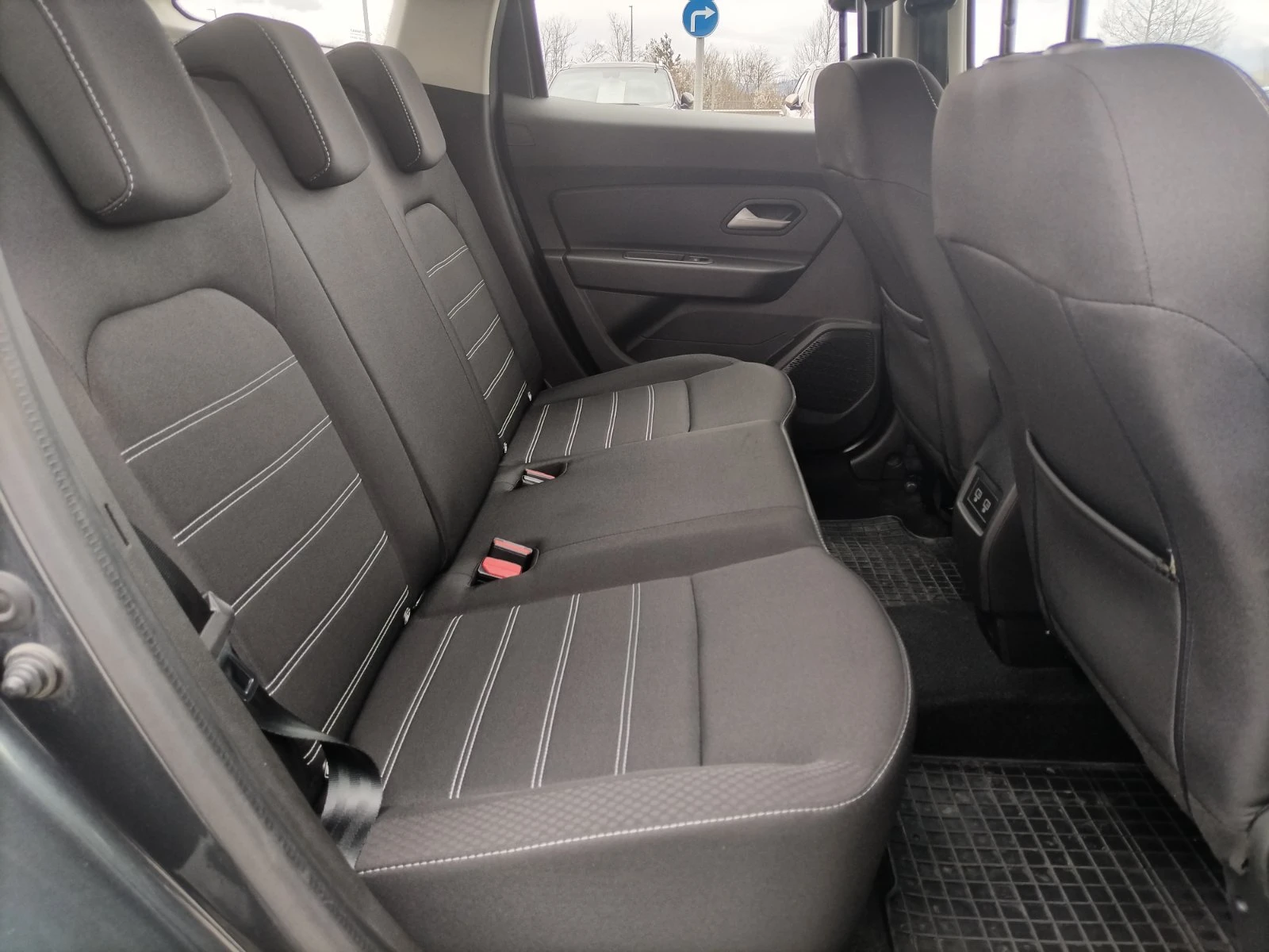 Dacia Duster 1.0Tce/100к.с./ECO-G, снимка 17 - Автомобили и джипове - 54106074