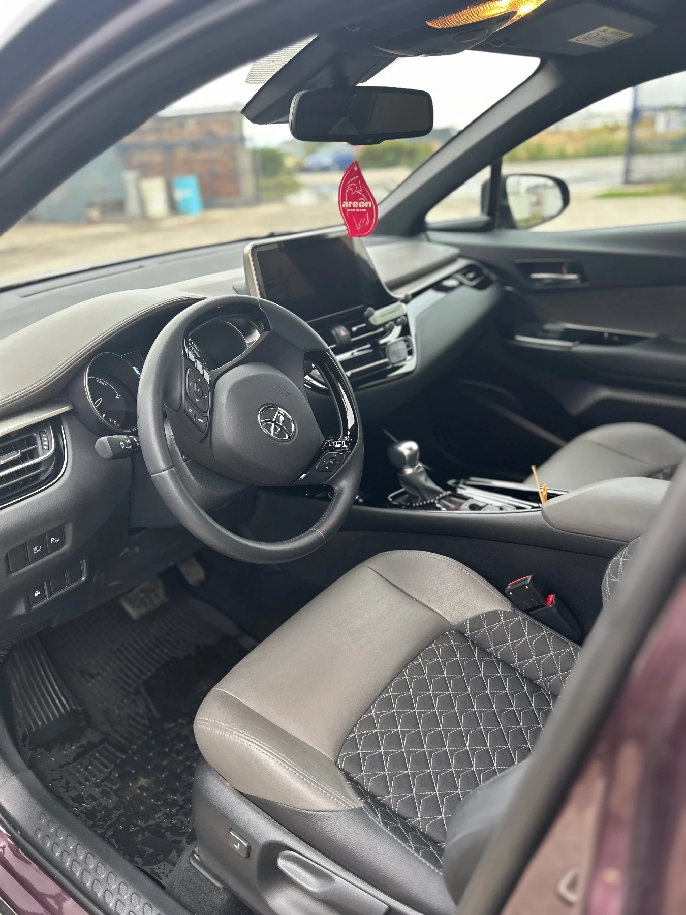 Toyota C-HR, снимка 6 - Автомобили и джипове - 54304249