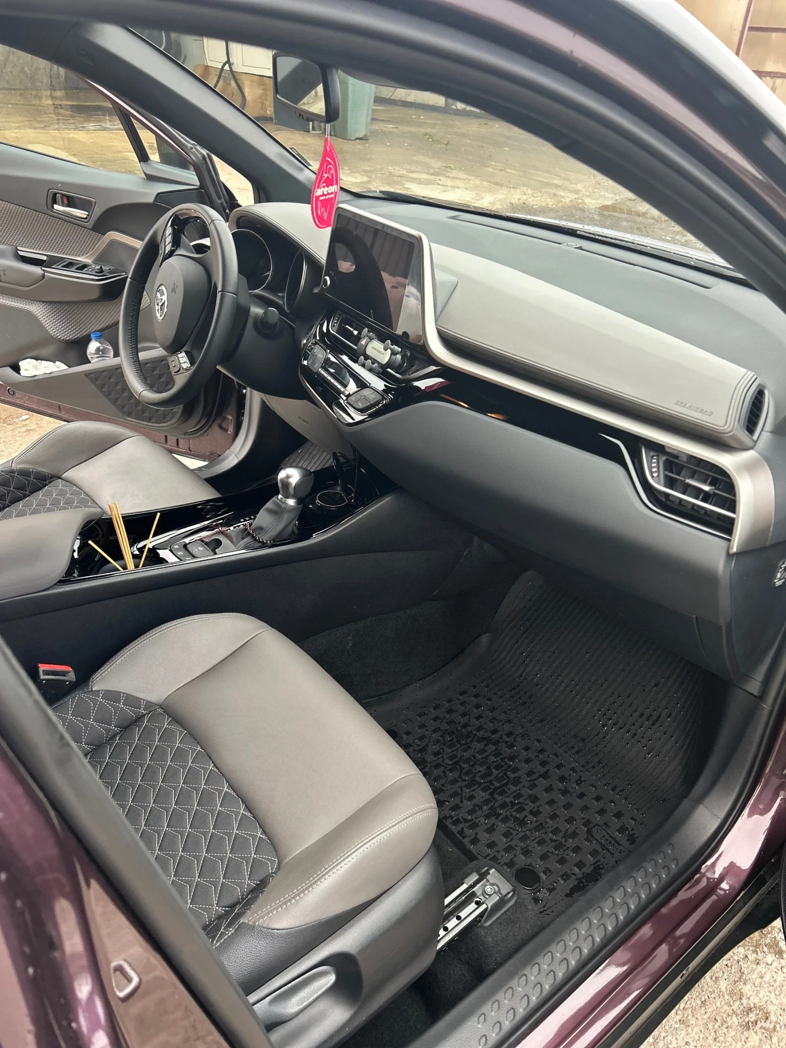 Toyota C-HR, снимка 8 - Автомобили и джипове - 54304249