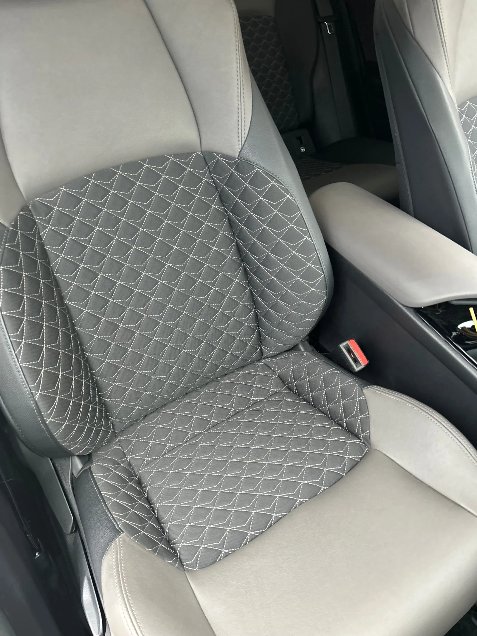 Toyota C-HR, снимка 12 - Автомобили и джипове - 54304249