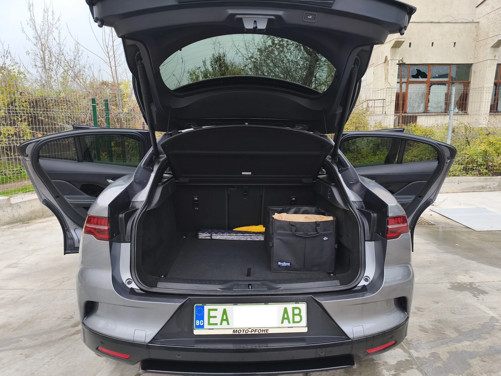 Jaguar I-Pace 90 kWh, снимка 15 - Автомобили и джипове - 54411980