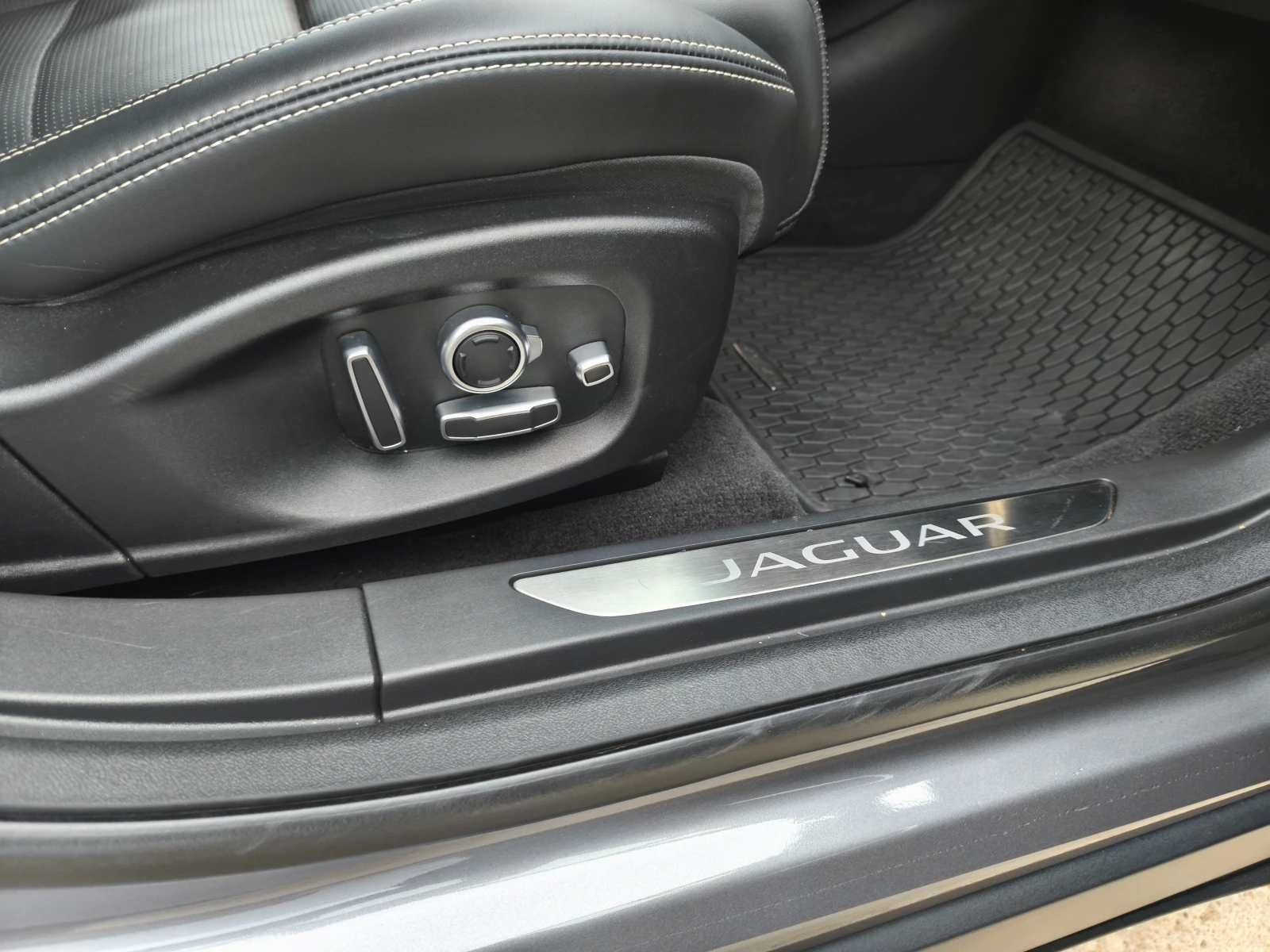 Jaguar I-Pace 90 kWh, снимка 10 - Автомобили и джипове - 54411980