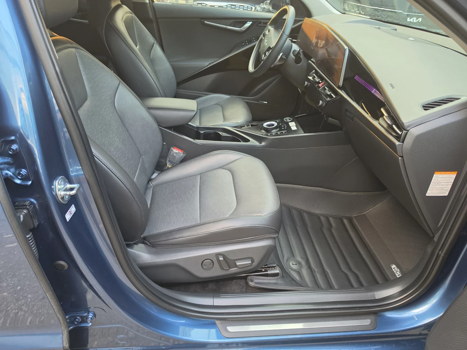 Kia Niro 65 KW, снимка 15 - Автомобили и джипове - 56023933