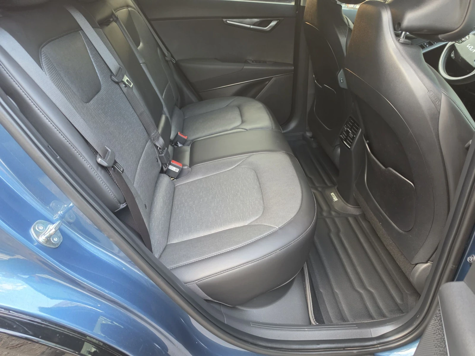 Kia Niro 65 KW, снимка 17 - Автомобили и джипове - 56023933