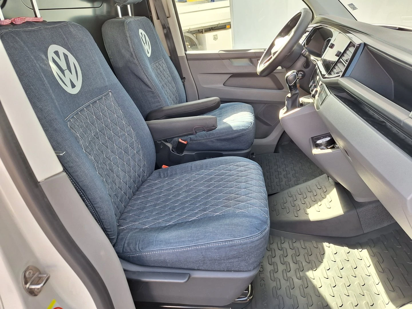 VW Transporter VW Transporter Kasten S 5.8 m3 TDI - изображение 6