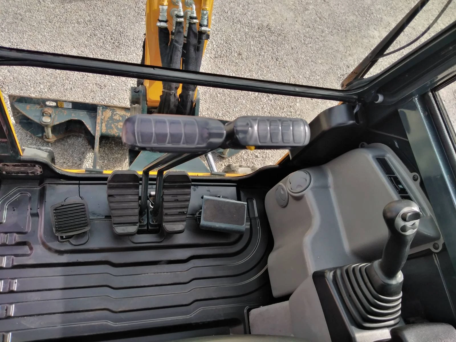 Багер Hyundai ROBEX 18-9AK - 460 моточаса, снимка 13 - Индустриална техника - 55737673