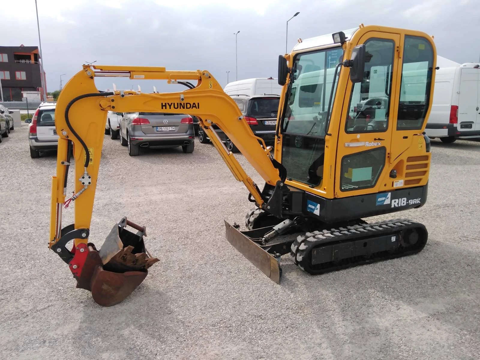 Багер Hyundai ROBEX 18-9AK - 460 моточаса, снимка 3 - Индустриална техника - 55737673