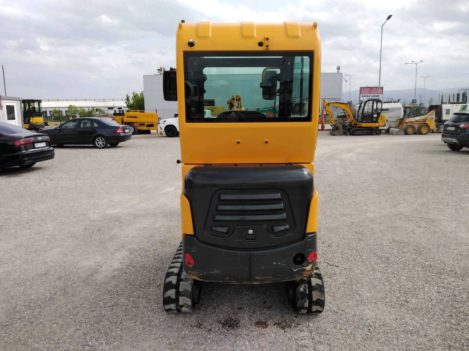 Багер Hyundai ROBEX 18-9AK - 460 моточаса, снимка 6 - Индустриална техника - 55737673