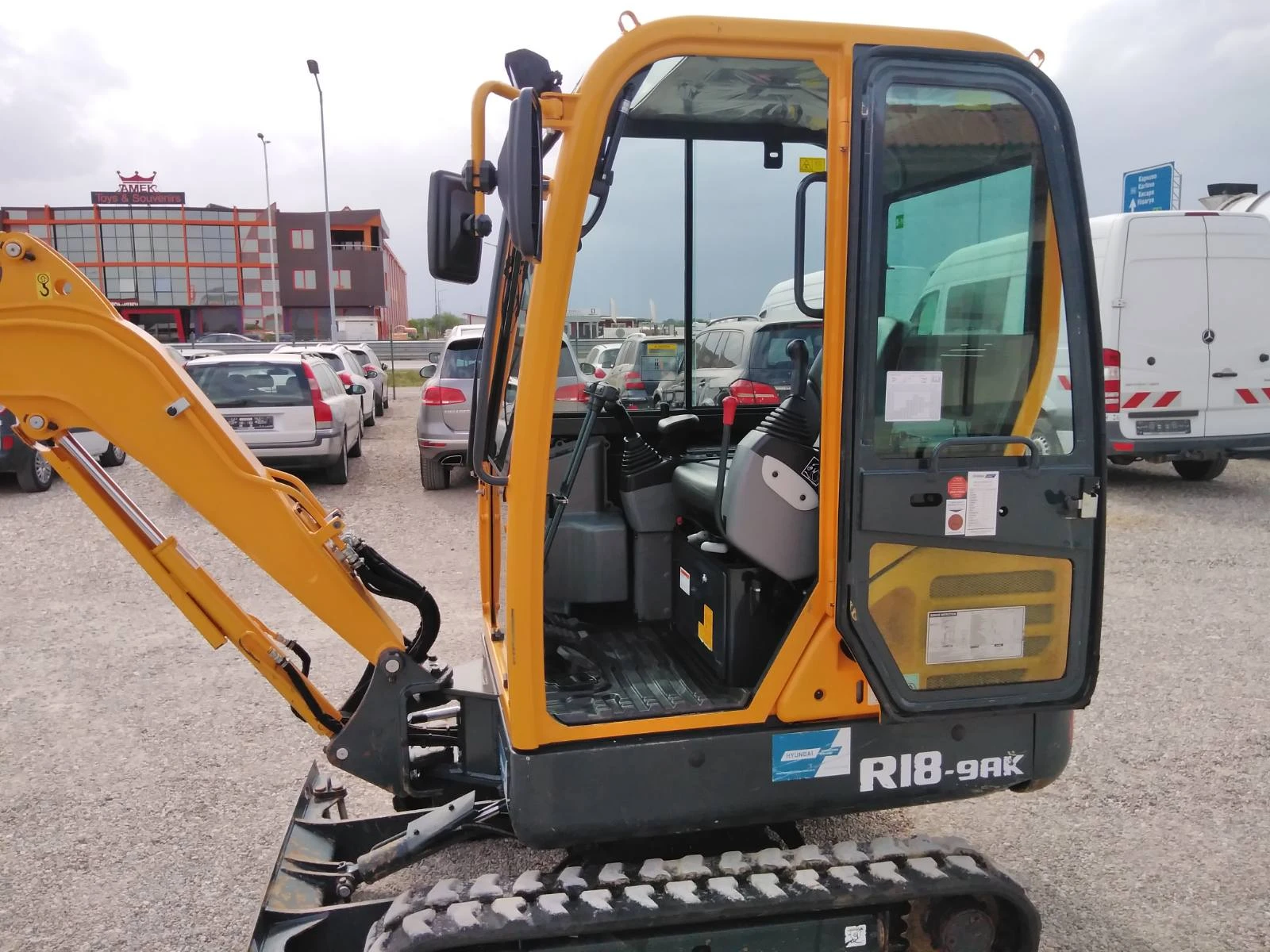 Багер Hyundai ROBEX 18-9AK - 460 моточаса, снимка 9 - Индустриална техника - 55737673