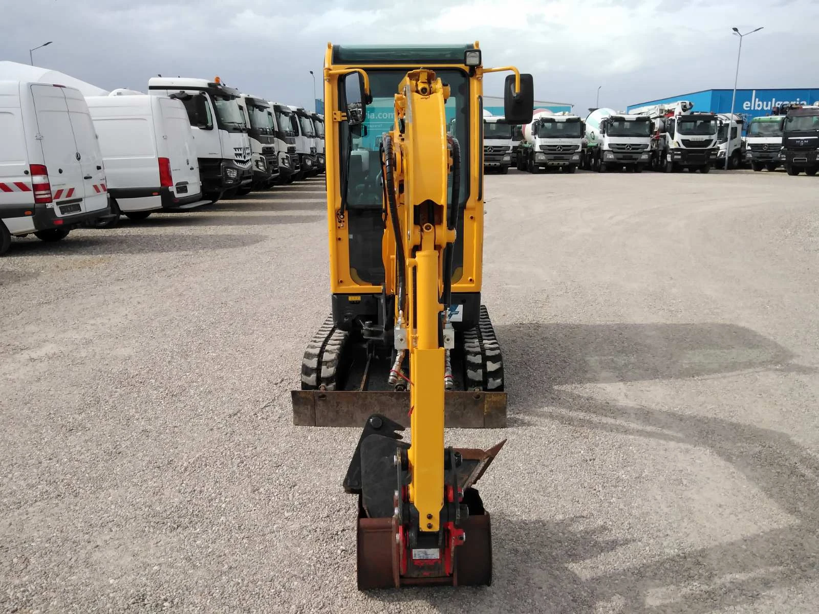 Багер Hyundai ROBEX 18-9AK - 460 моточаса, снимка 2 - Индустриална техника - 55737673