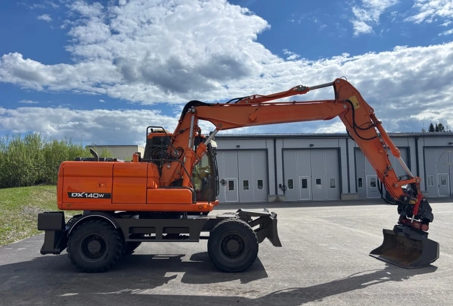 Багер DOOSAN 140W, снимка 5 - Индустриална техника - 55899325