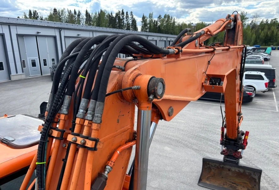 Багер DOOSAN 140W, снимка 9 - Индустриална техника - 55899325