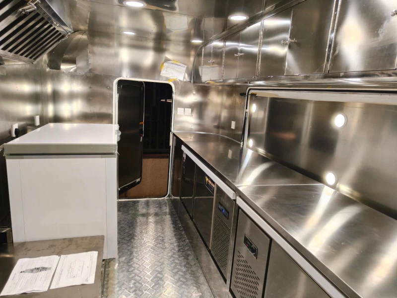 Каравана Други Търговска каравана от неръждаема стомана, снимка 3 - Каравани и кемпери - 52538377